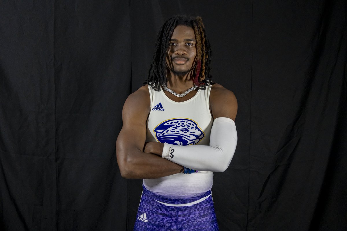 SamPeters___'s tweet image. Unsigned JUCO sophomores,
Chris Lee: 10.58, Great Talent, Great work ethic 
Bryce Hill: 10.63, 21.36, and 48.0 split on 4x4. Workhorse, and leader. 

They will run faster this year. Coaches get in contact now before it's too late!