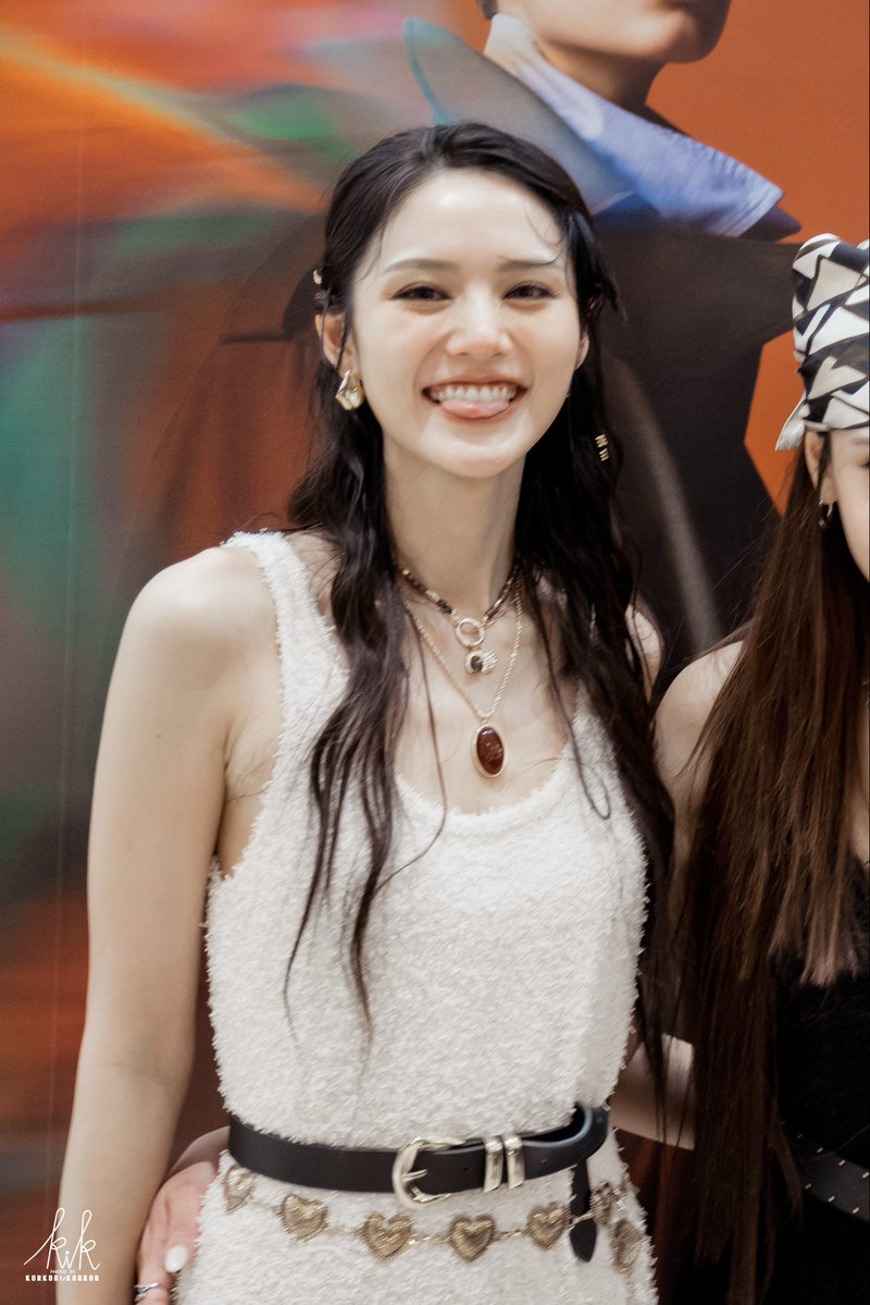 LMheelandTrend's tweet image. แบร่ๆ น่ารักอ่า ทะเล้นมากเป็นคนสวยที่ชอบเล่นกับใจพี่แบร์จริงๆ 😜😛

LMSY AT SIAM PARAGON

#SiamParagonBIFW2025xLMSY
#BIFW2025xLMSY
#GreyhoundOriginal
#GHAW25 #LMSY