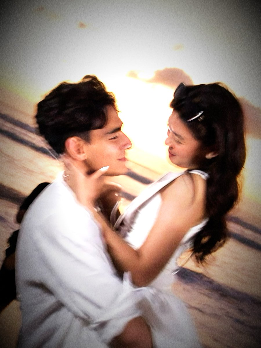 lockbils's tweet photo. suka banget sama foto ini 😭 #HarrynyaAqeela https://t.co/pNs6exrJ3q