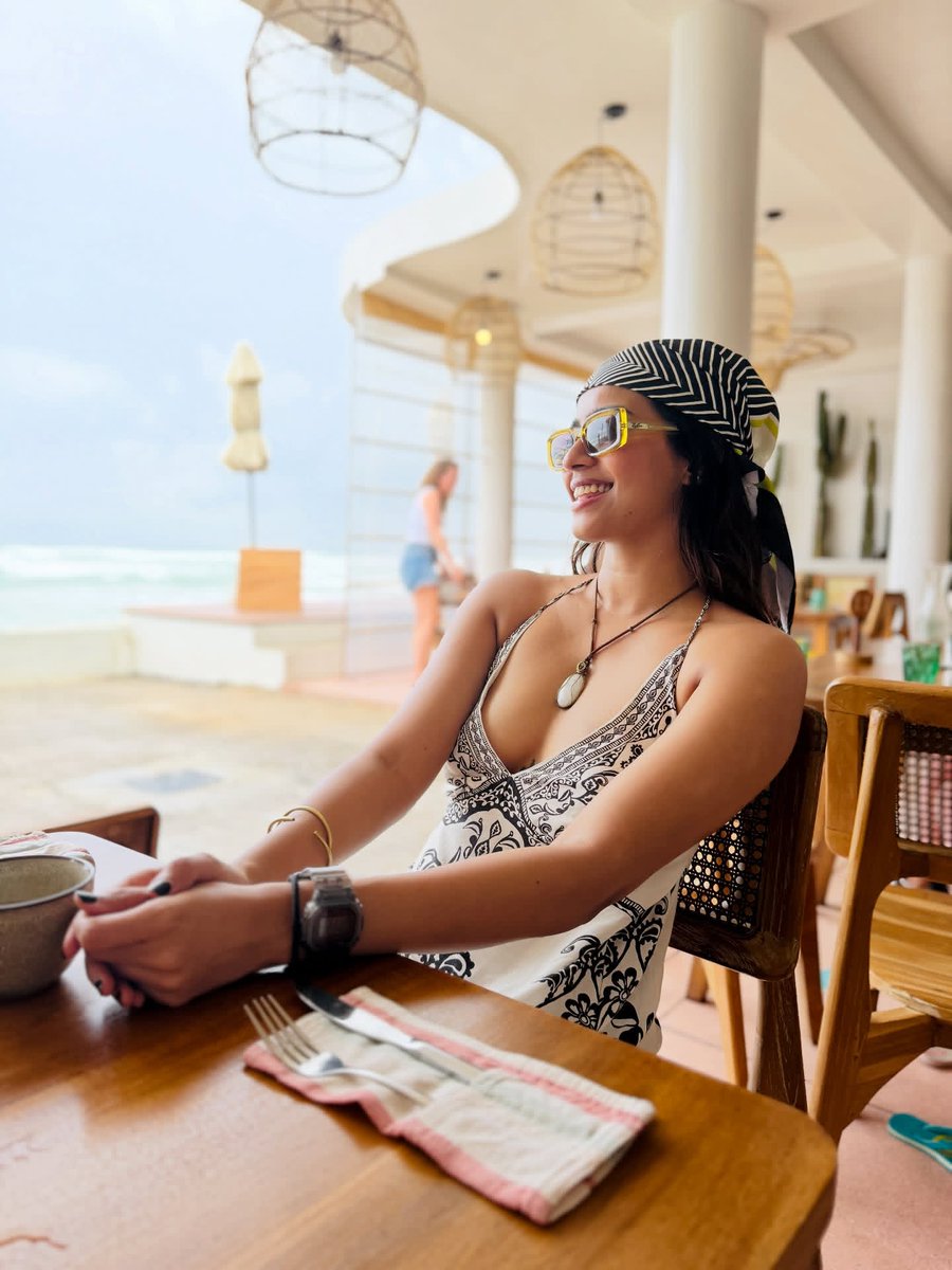 Weekendvibes_'s tweet image. Vinsu Rachel Sam 🤍🌊

#VinsuRachel #VinsuRachelSam