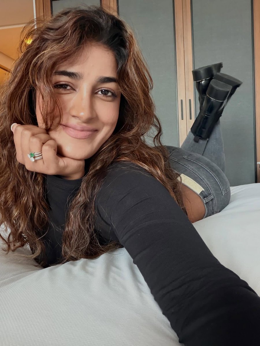 Weekendvibes_'s tweet image. Dimple Hayathi 🖤

#DimpleHayathi