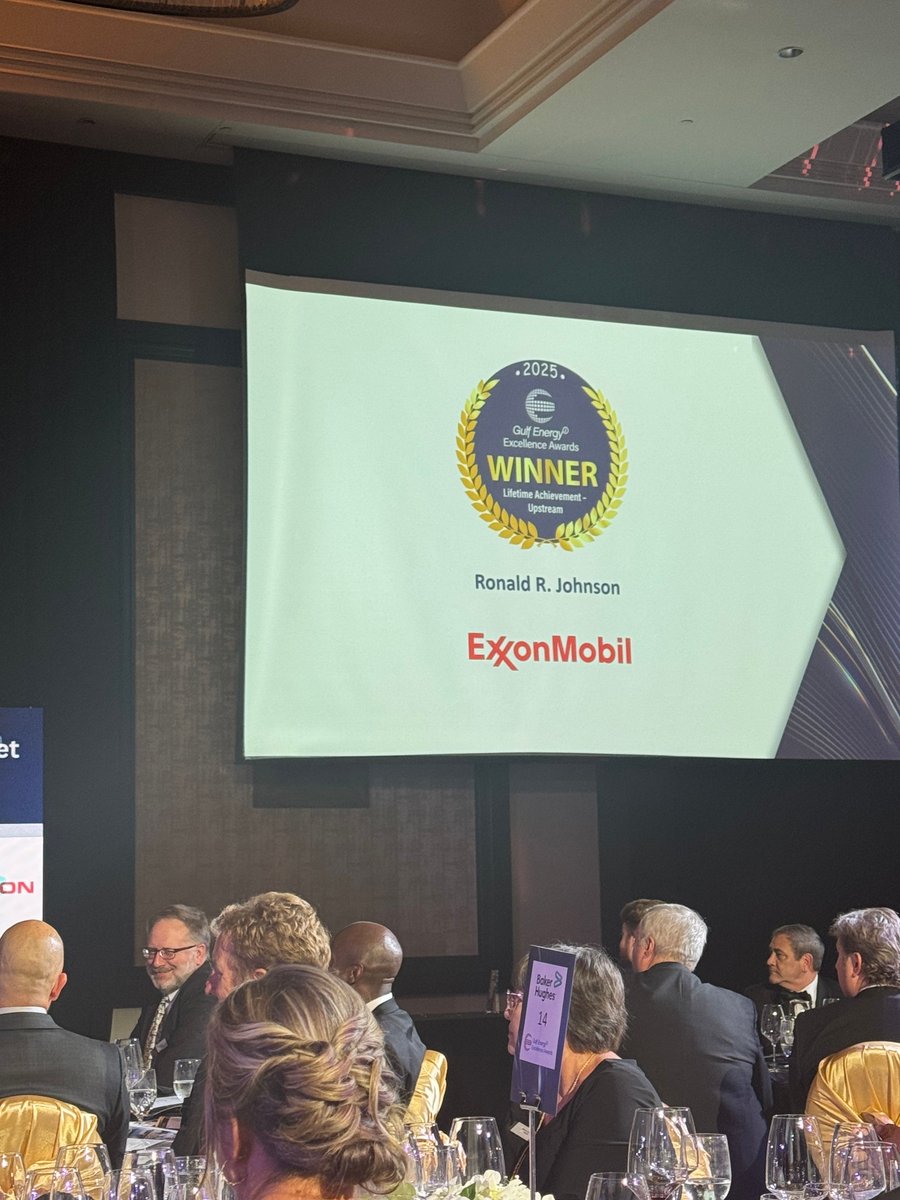 HydrocarbonProc's tweet image. Lifetime Achievement: Johnson (ExxonMobil), Leewis (Leewis and Associates), Vora (Honeywell). Energy Leader of the Year: Muhammad Arsalan (Saudi Aramco).
E2Awards.com
#E2Awards25 #EnergyLeadership