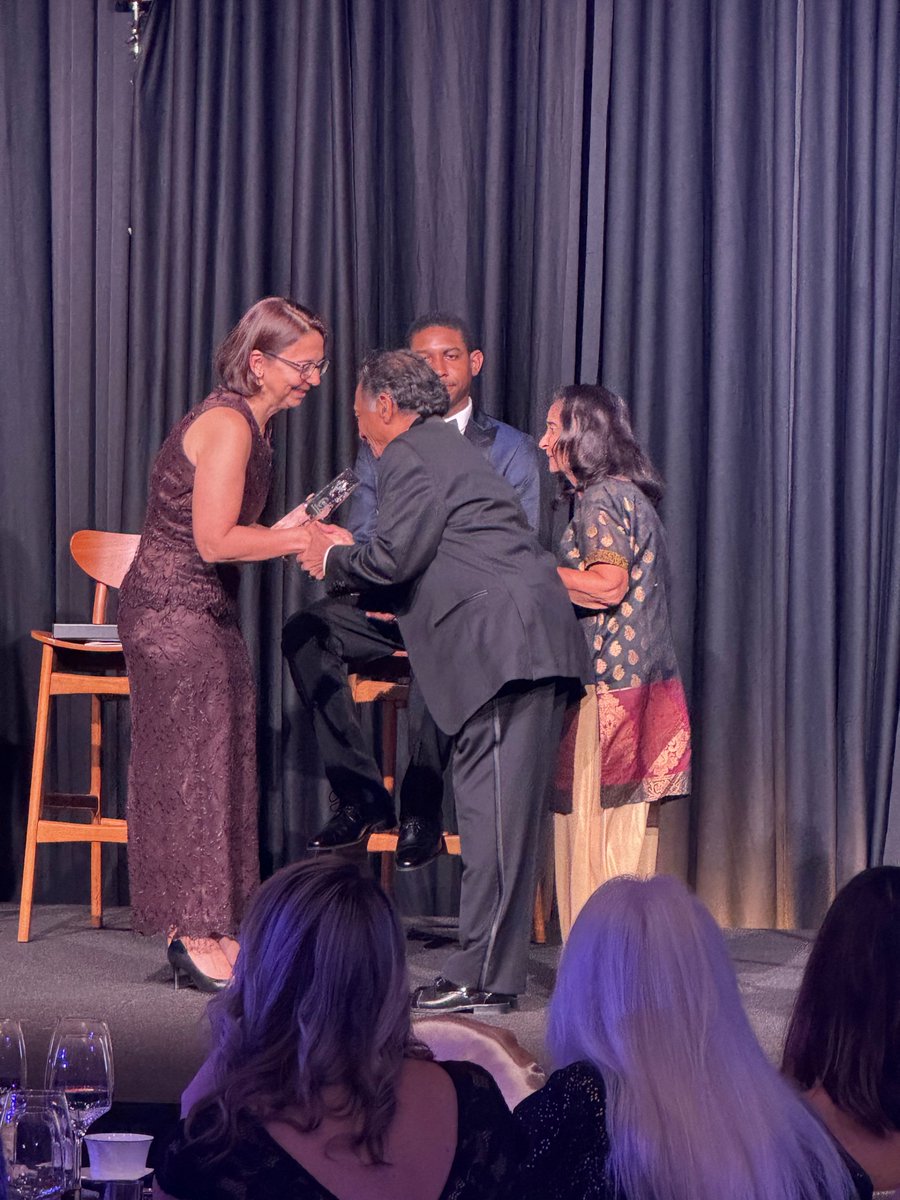 HydrocarbonProc's tweet image. Lifetime Achievement: Johnson (ExxonMobil), Leewis (Leewis and Associates), Vora (Honeywell). Energy Leader of the Year: Muhammad Arsalan (Saudi Aramco).
E2Awards.com
#E2Awards25 #EnergyLeadership
