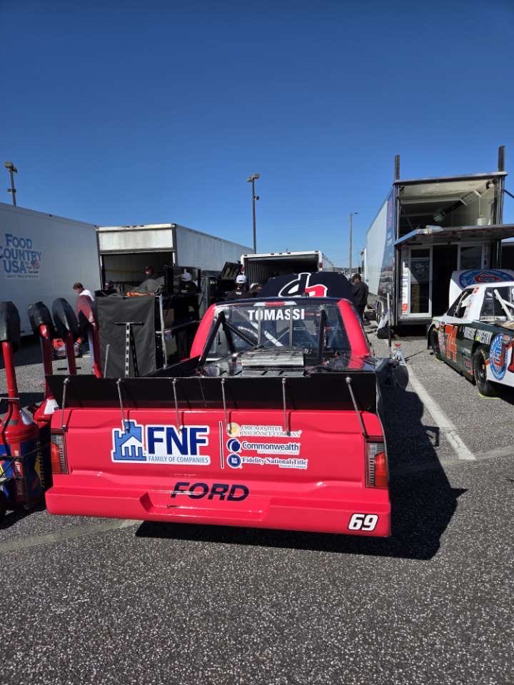 TomassiTyler's tweet image. Tech day complete! 

Ready to roll tomorrow for 85 laps around the @TALLADEGA SuperSpeedway!