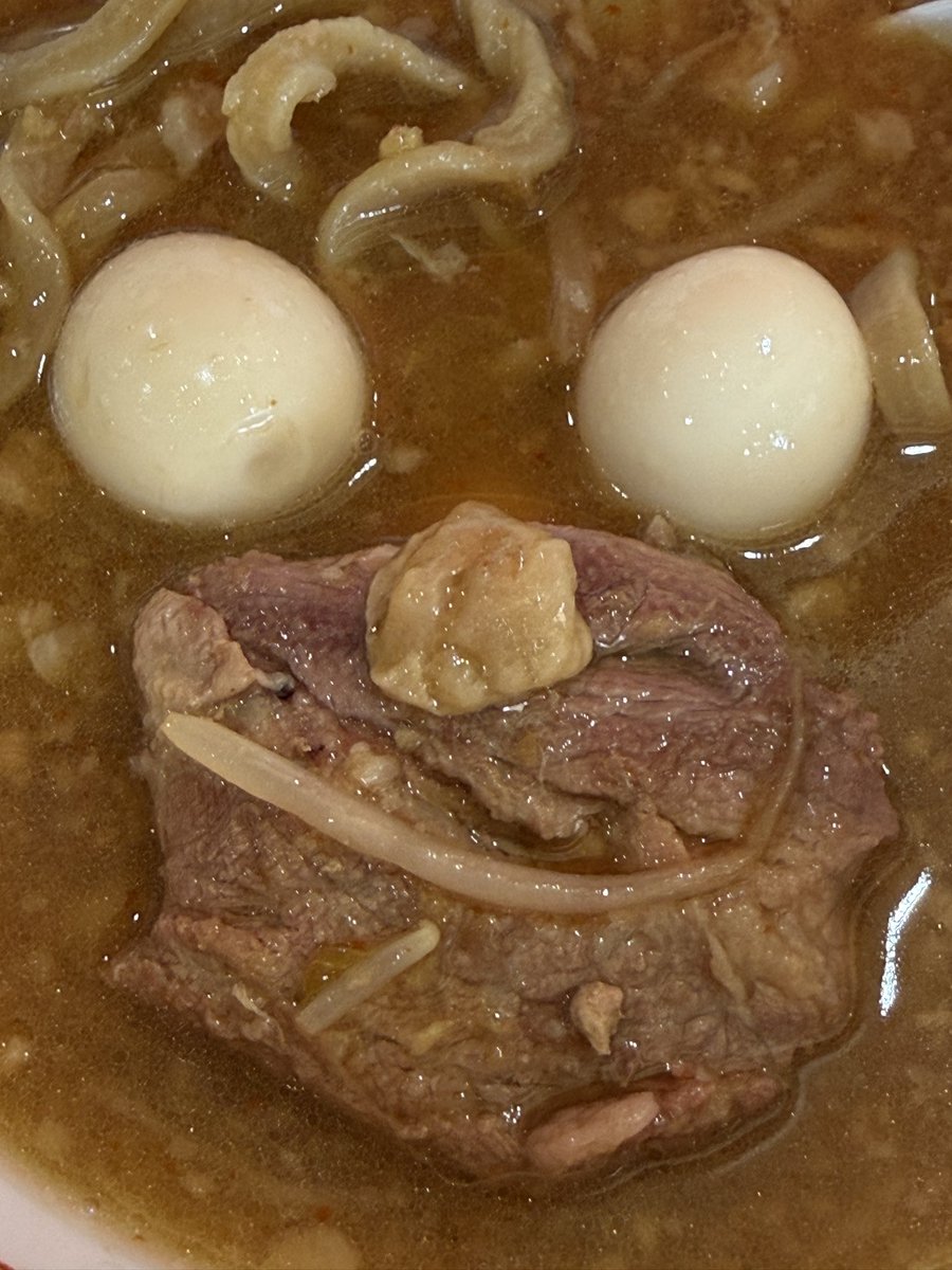 お久しぶりの〜
【ラーメン二郎千葉店】

小ラーメン＋豚増し＋うずら＋ショウガ🍜
YsN、麺柔らかめ。
大変美味しゅうございました😋