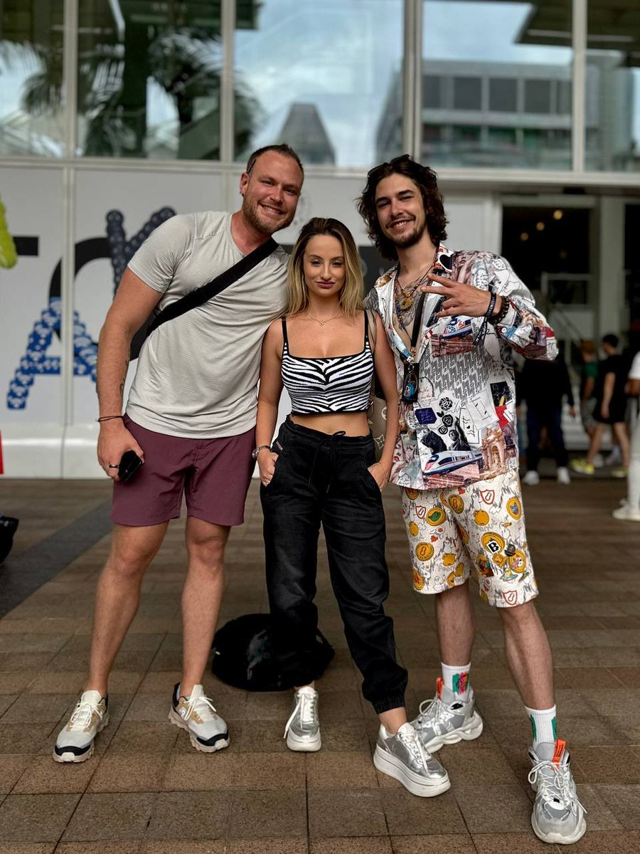 Viktor 🧡 tweet media