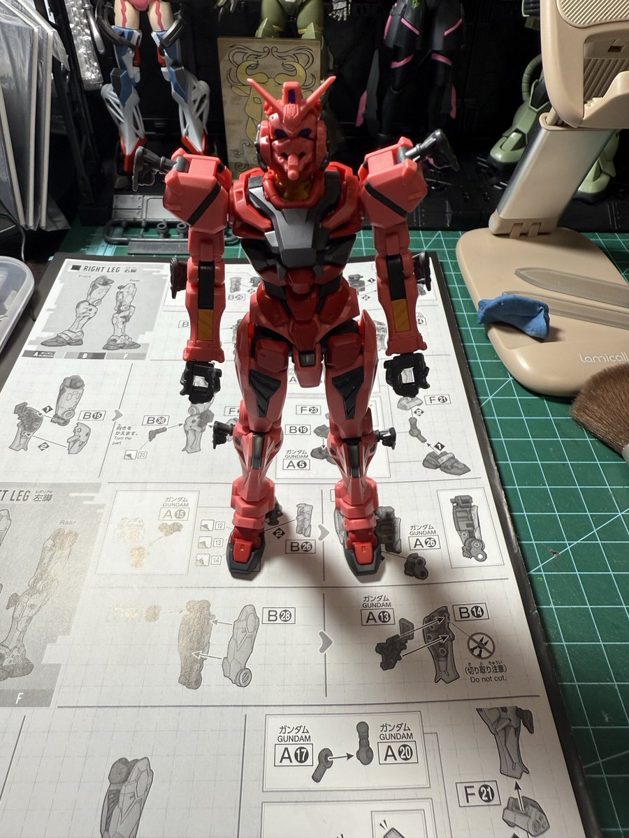 Saigaiori's tweet photo. 素体までとりあえず🤔
あとは武装とその他色々🤣
中々作りやすく見慣れると良い機体なのかなぁ🤔まだちゃんとジークアクス見てないから近いうち見よう😁 https://t.co/2pYaHGXsUJ