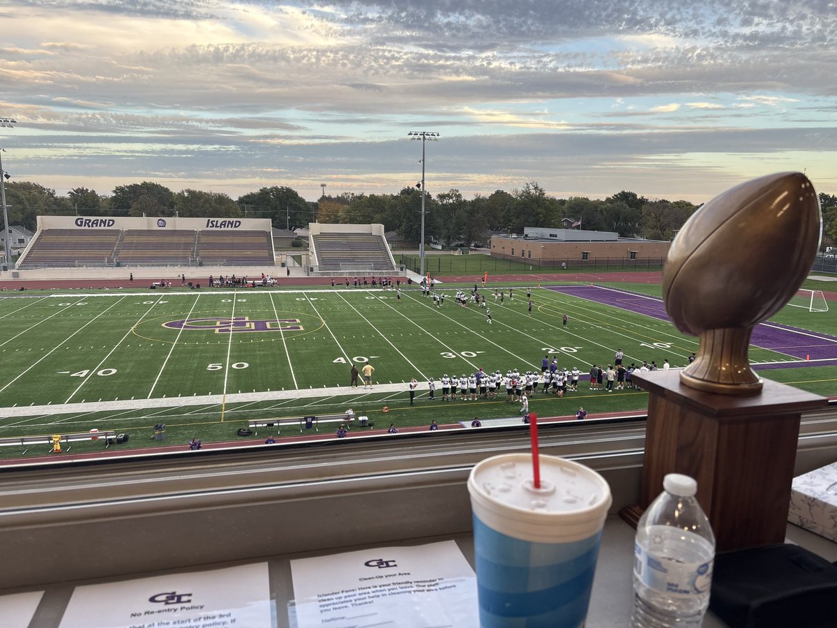 tony_chapman76's tweet photo. What a fun night. Honored to be on the mic for the 100th anniversary of The Crosstown Clash. 

Walnut 16, Barr 10 on a 3-yard Rylan Booth run with 22 seconds left. 

@Vrz51 would have loved this one. 🫶🏻🏈 https://t.co/YLLTiz098t