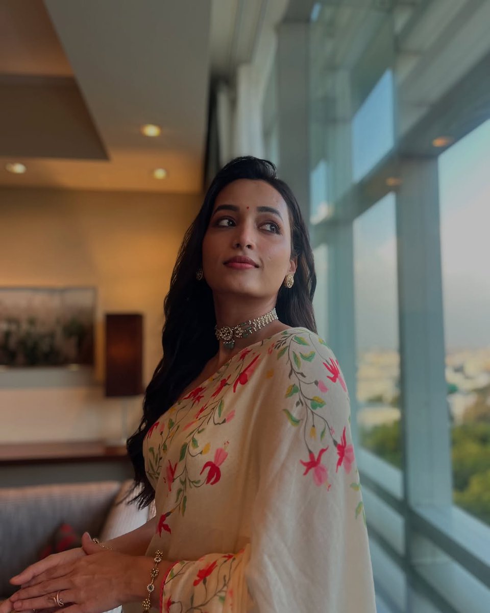 Weekendvibes_'s tweet image. Srinidhi Shetty 🤍🥰

#Srinidhi #SrinidhiShetty