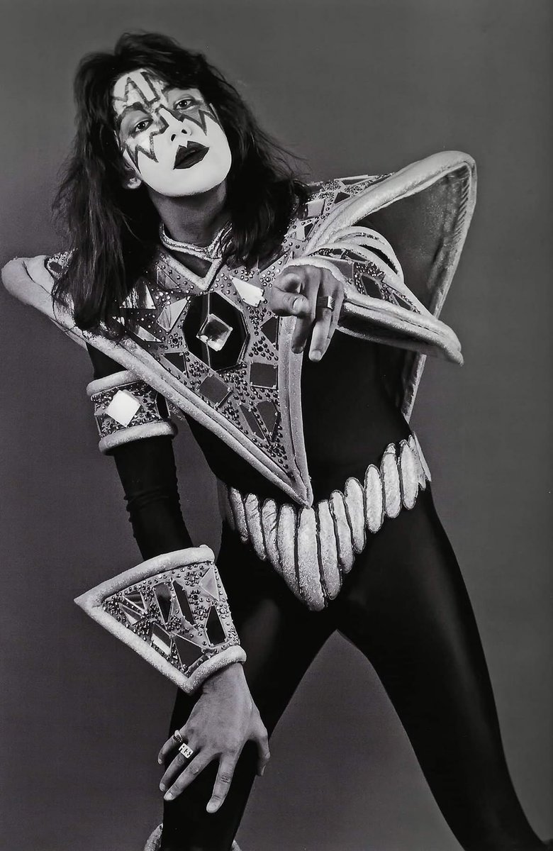 R.I.P. Ace Frehley 😢
1951-2025