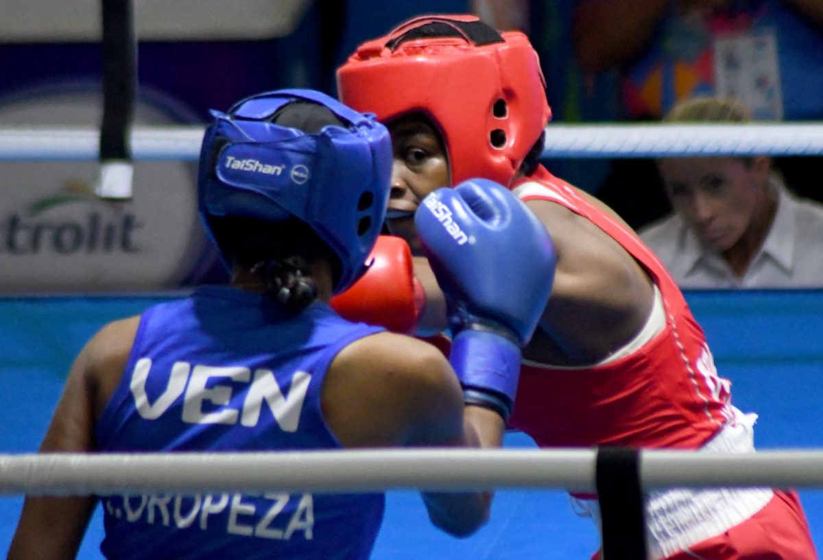 La Federación Dominicana de  Boxeo inicia mañana 17 de octubre su  XXI Campeonato Nacional de Boxeo Femenino en Santiago  con la participación de 18 provincias del país. El bajo techo de Las Carreras será el lugar donde se realizarán los combates qué culminan el domingo 19.