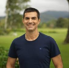 Nuestro presidente <a href="/SabbadiniMauro/">Mauro Sabbadini</a>, autoridades partidarias, afiliadas y afiliados expresamos nuestra solidaridad para con <a href="/UrtubeyJM/">Juan Manuel Urtubey</a>, su amigo y secretario CMGB, @bachiguzman y su compañero fotógrafo por el gravísimo episodio que sufrieron al recibir un disparo en el vehículo