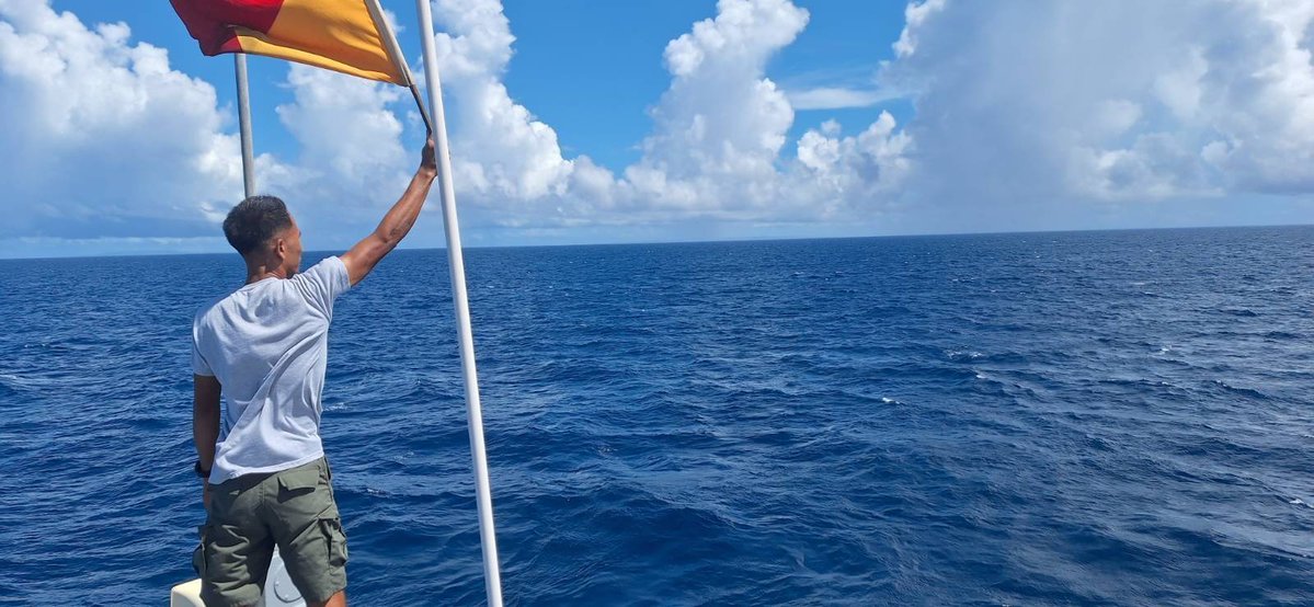 Philippine_Navy's tweet image. TO THE RESCUE | PH #Navy’s BRP Emilio Jacinto rescues Stranded Fisherman off Cagayan Waters
👉🏽web.facebook.com/share/p/1AkhGL…
#ProtectingtheSeasSecuringOurFuture
#ModernandMultiCapablePHNavy
#OneAFPOnePhilippines
#StrongAFPStrongPhilippines