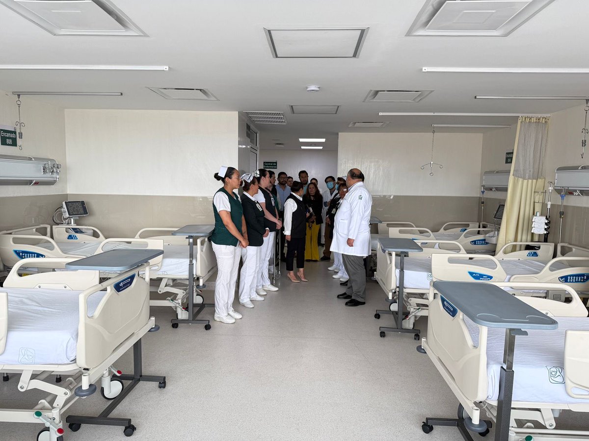 🟢📍El HGR No. 220 del #IMSSEdomexPoniente dio inicio a las actividades en el 8º piso, recientemente intervenido. El Dr. Tonatihu Ortiz Castillo, Delegado, acompañado de personal directivo acudió a supervisar la operatividad.