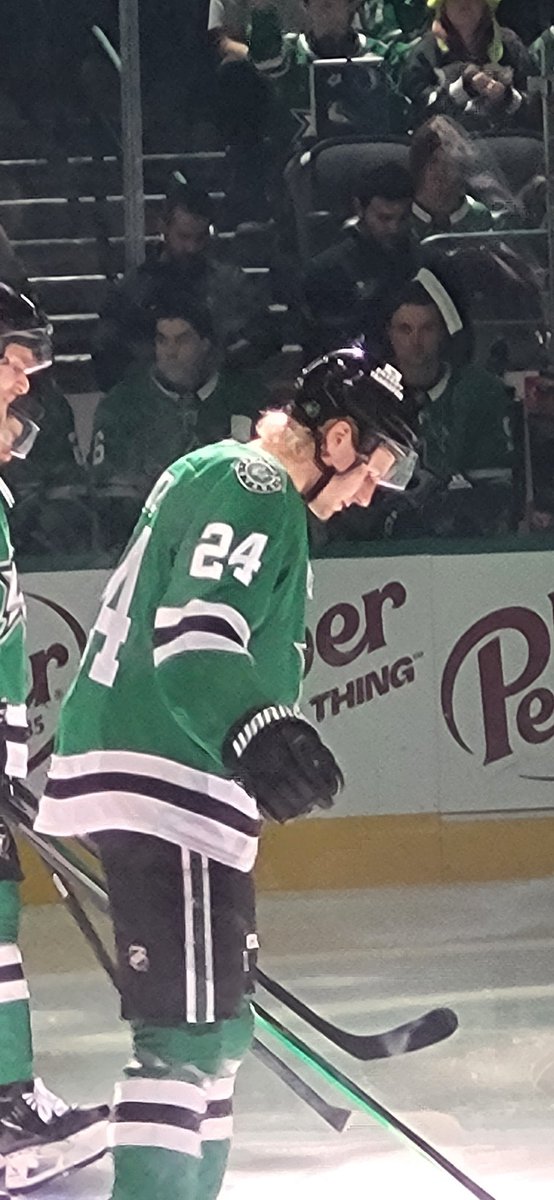 Ignoring that game... Here a picture I took of Roope before the anthems with Harls staring in the back