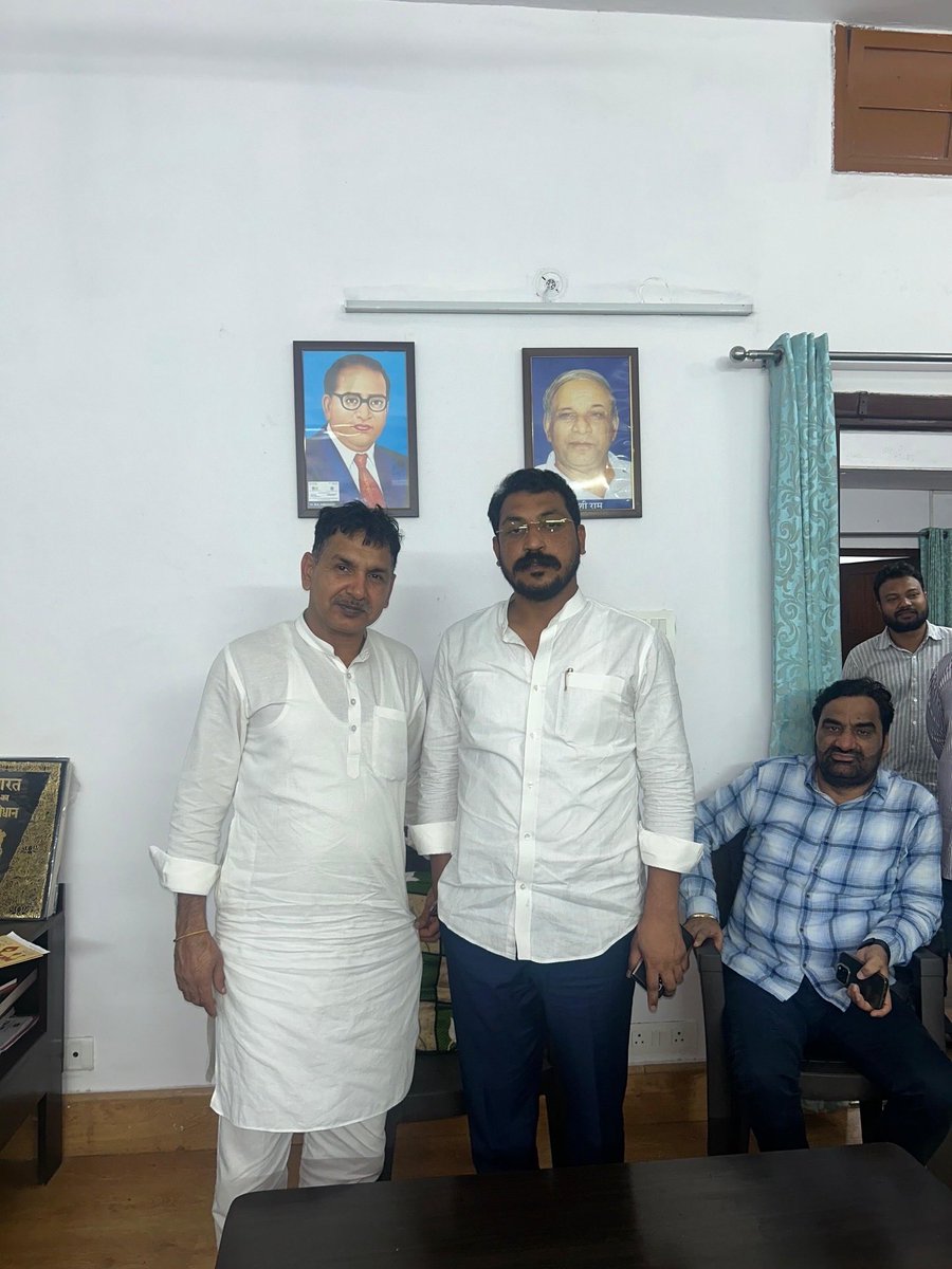 सामाजिक न्याय और लोकतंत्र की लड़ाई में एकजुट, चंद्रशेखर आजाद रावण जी और हनुमान बेनीवाल जी से मुलाकात हुई।