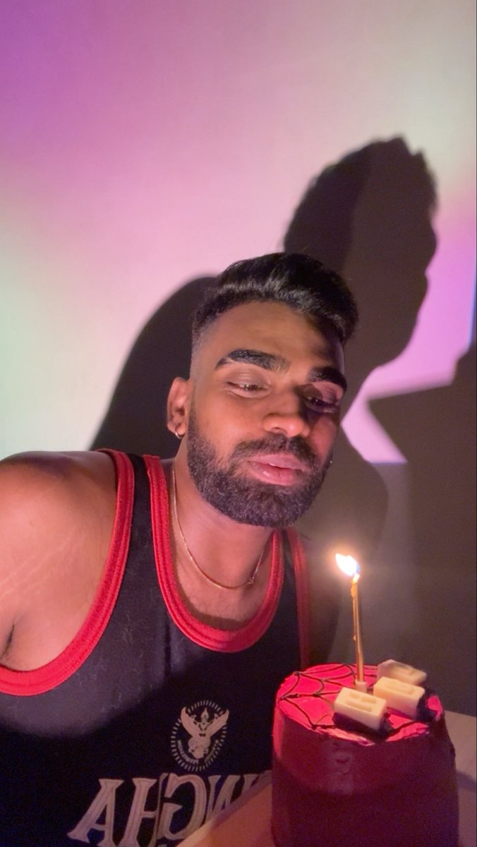 27. 🕷️