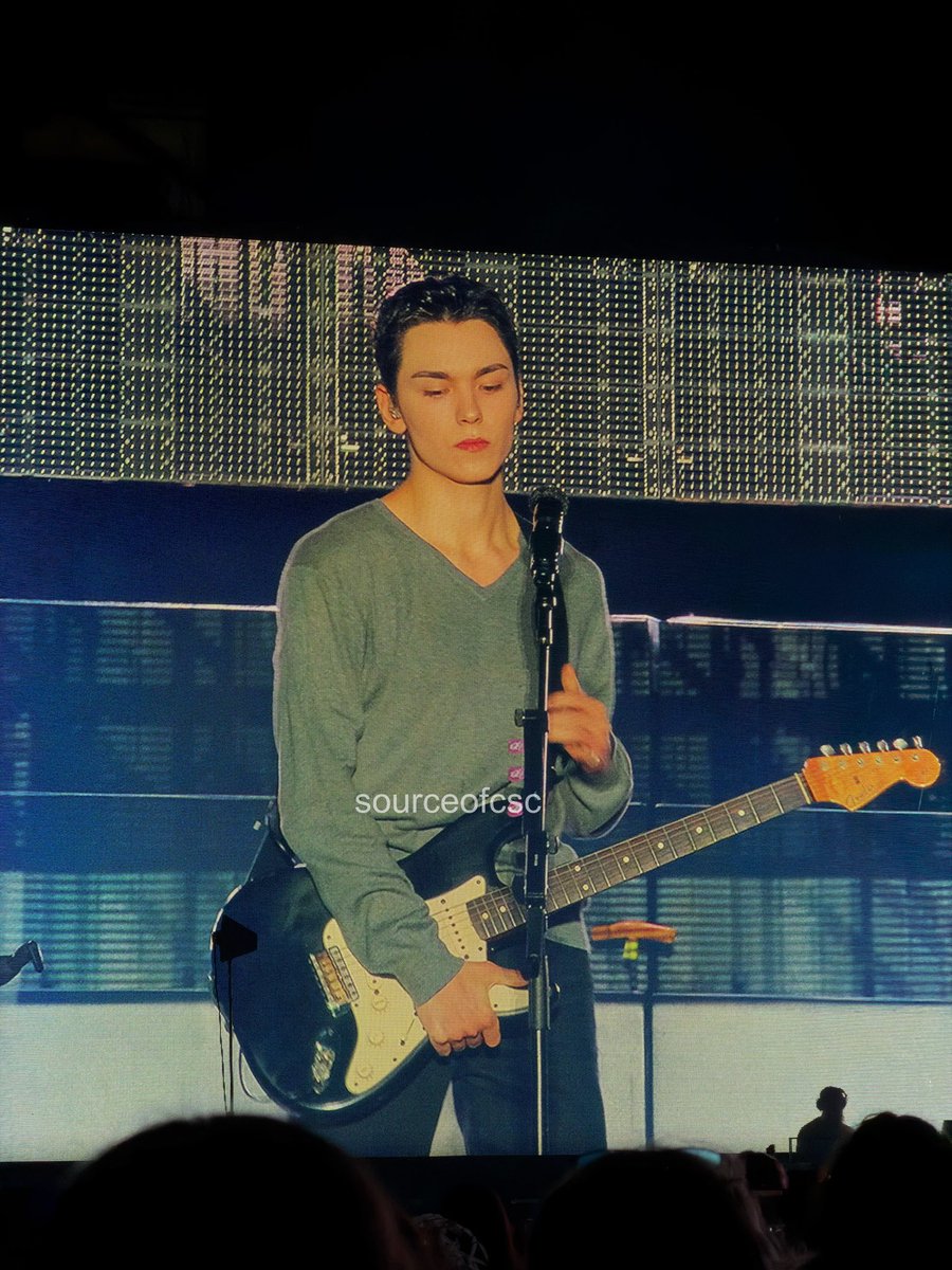 chweposts's tweet image. vernon for shining star tonight 😍