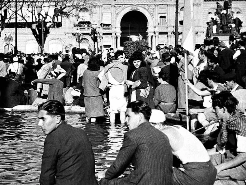 TodoNegativo's tweet photo. 80 años de peronismo
Y esto recién empieza
¡Feliz Día de la Lealtad! https://t.co/6ox1lUtSbP