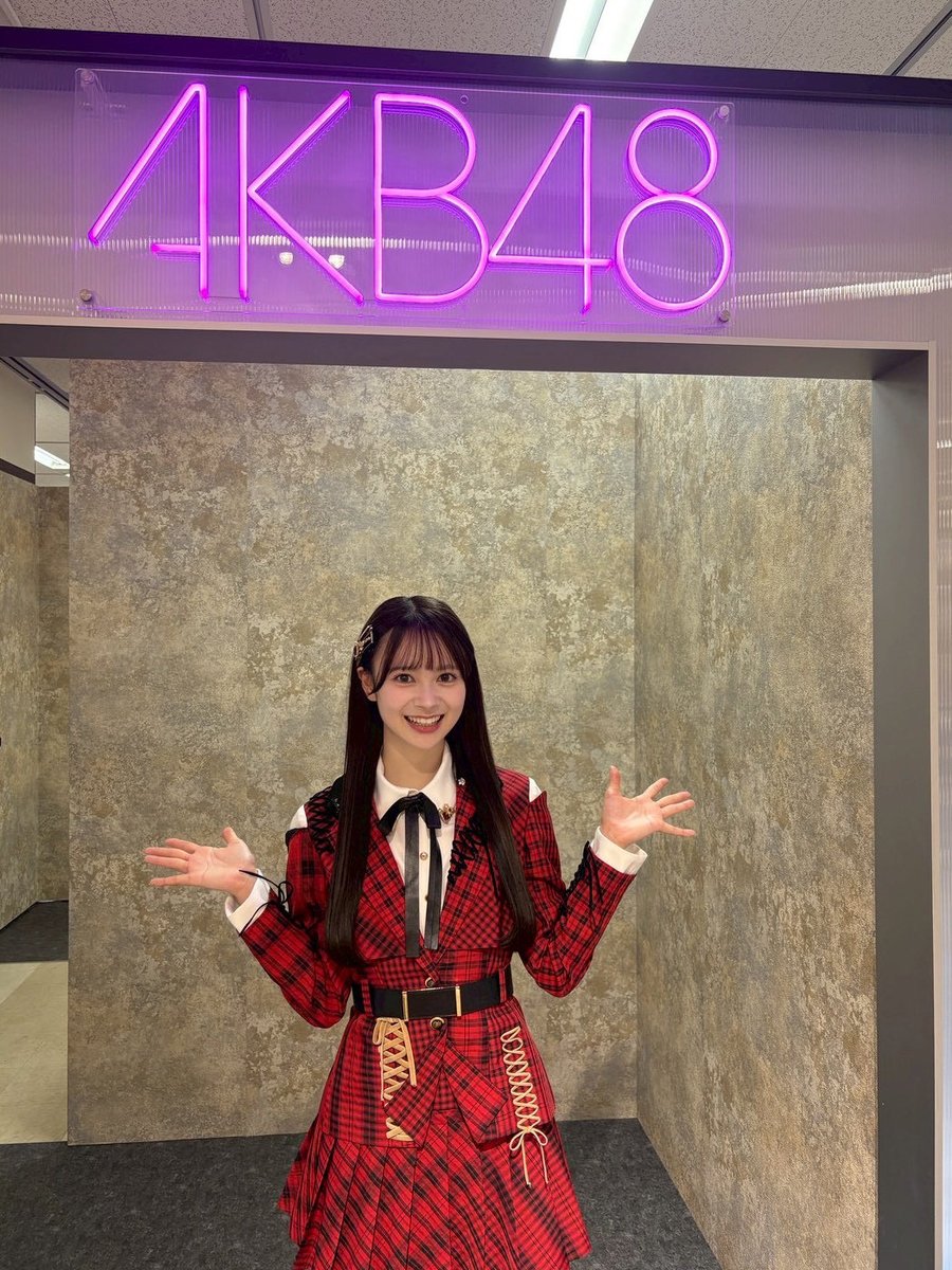 AKB48大衣装展 👗 今日10/17から開催されています🤍 前期後期合わせて