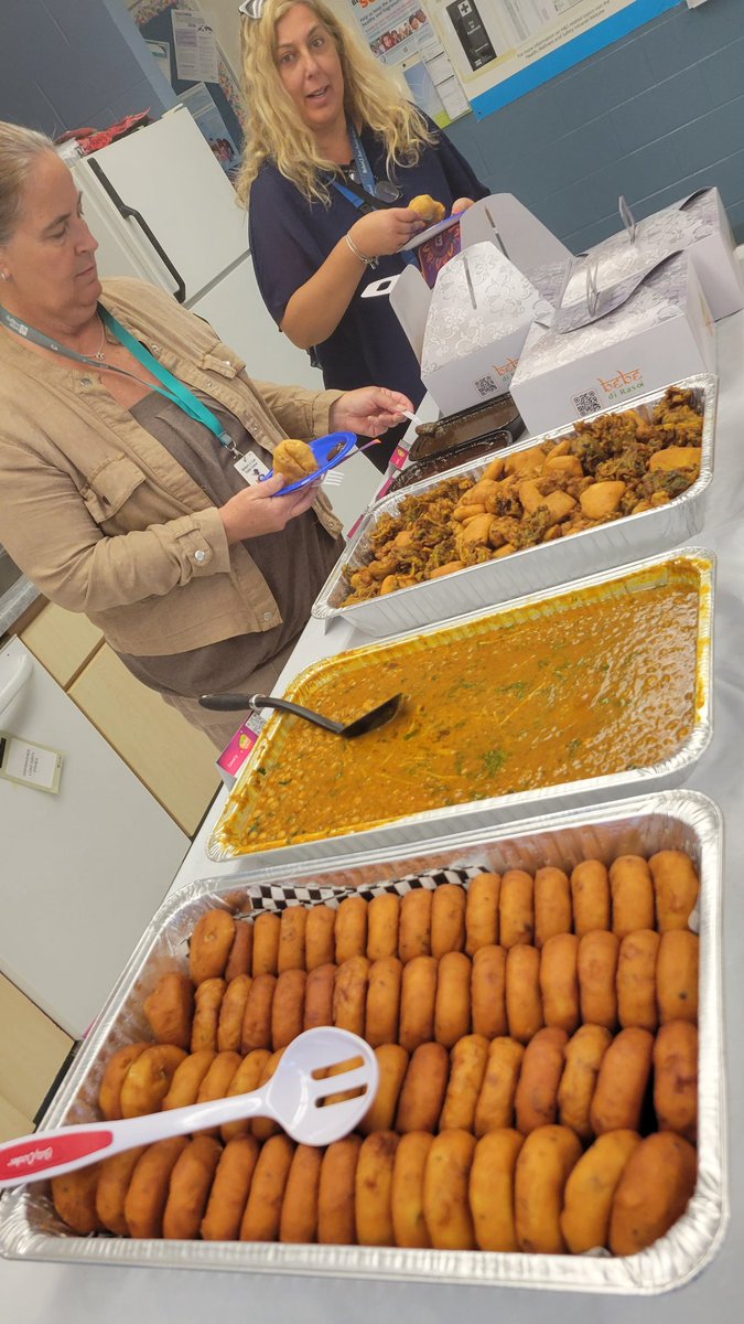 May this Festival of Lights bring brightness to your days, warmth to your hearts, and inspiration to your work. Thank you for the light you bring to our school community every day. 💛
#Diwali #BandiChhorDivas
#Gratitude
#StaffTreats 
#TeamAppreciation #FestivalOfLights
<a href="/rjlee_ps/">Robert J. Lee Public School</a>