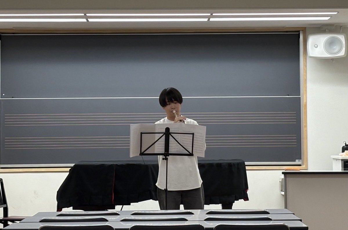 tcm_academy_trp's tweet image. 【10月ミニおさらい会🎶】

秋学期からツキイチで「ミニおさらい会」を行っています。前回のおさらい会から今回のおさらい会までの間に学んだことをテーマに、ソロやデュオを発表しました！

これからも学生間での学び合いを大切に、練習に励んで参ります！