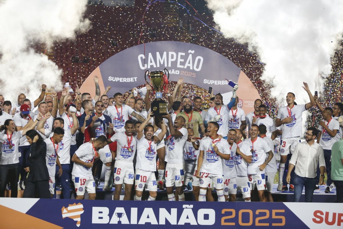 “AQUI NÃO VAI. NÃO ADIANTA. VOCÊ TREME”

Bahia campeão dentro do barradão.