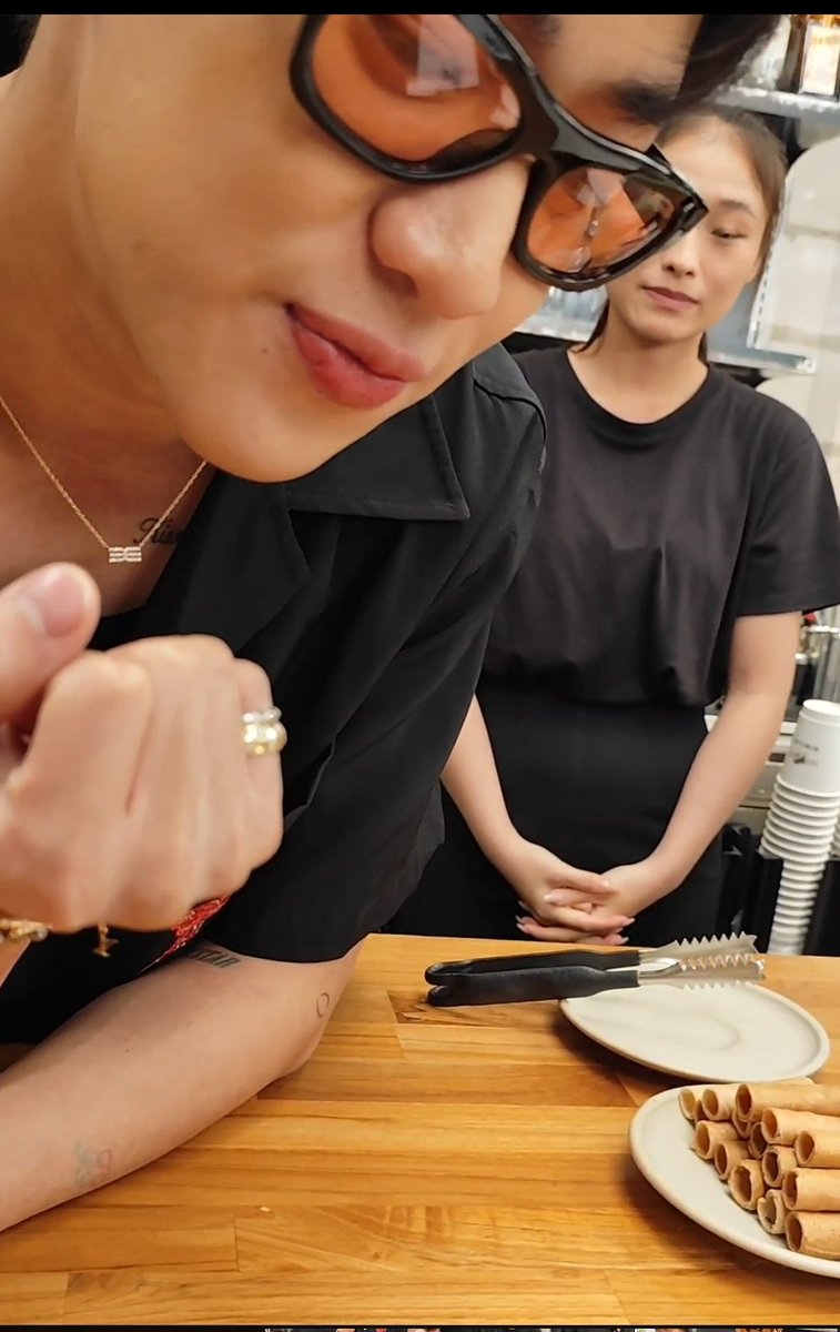 eelamohc🖤∋∈❤️𝐻𝑂𝑀𝐸𝑇𝑂𝑊𝑁🇹🇭 tweet media