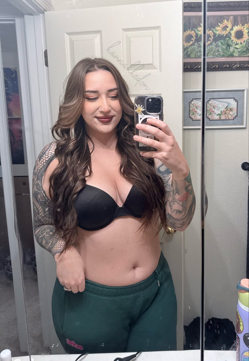 Goodnight to gamers only 😘💤