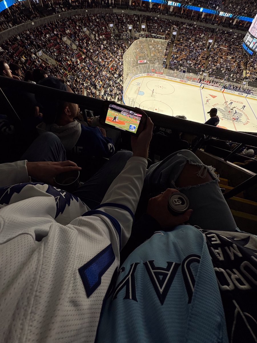 plainemmajane's tweet image. We love Toronto sports
(double win night could the curse be broken???)