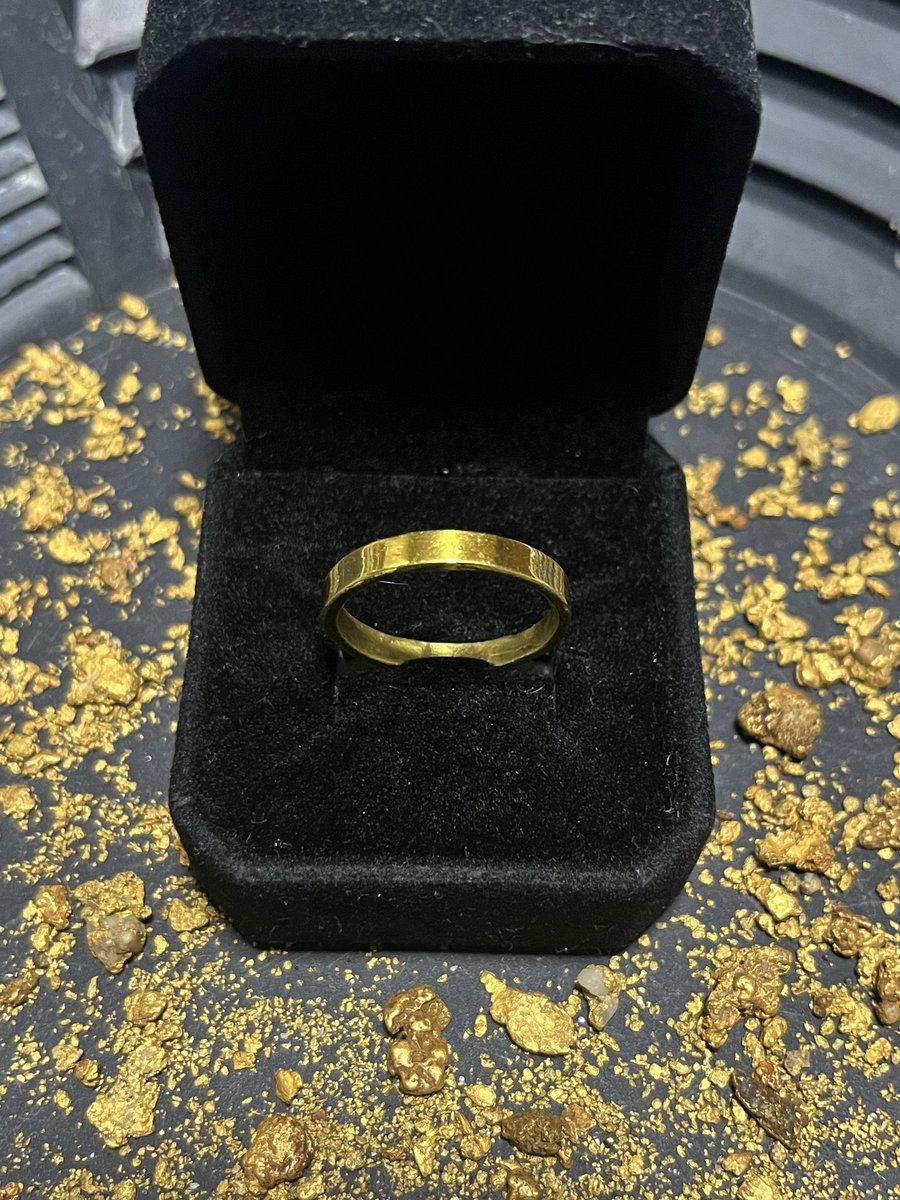 第4回展示会ブース紹介10
ブース名:趣味の砂金採り
テーマ:黄金の魅力
展示内容：国産の砂金・自然金・金鉱石と"金"をメインとした展示を予定しております。(販売あり)