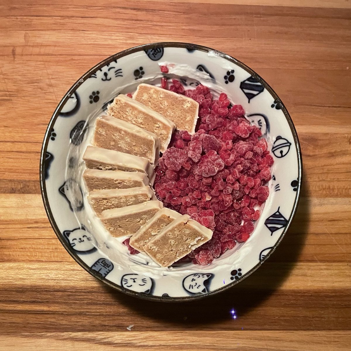lemon raspberry yog bowl
183 cals