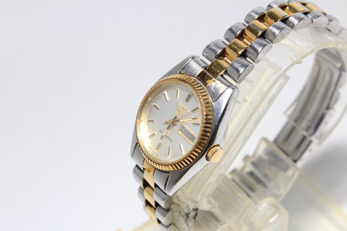 GshockTkhs's tweet photo. SEIKO 5 4206-0510 Gold analog vintage automatic https://t.co/9w2Nl19G9l #seikoGold #seikoanalogvintage #seikoautomatic https://t.co/hXTlkjEnOi