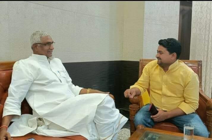 मेरे, अतिप्रिय, भाजयुमो जिलाउपाध्यक्ष देवरिया श्री शैलेश सहाय जी को जन्मदिन की ढेर सारी शुभकामनाएं व बधाई, आप सदैव स्वस्थ्य, प्रसन्न एवं दीर्घायु रहे महादेव से यही कामना व प्रार्थना है।

#पुनः_जन्मदिन_की_शुभकामनाएं
#Happy_Bday2025