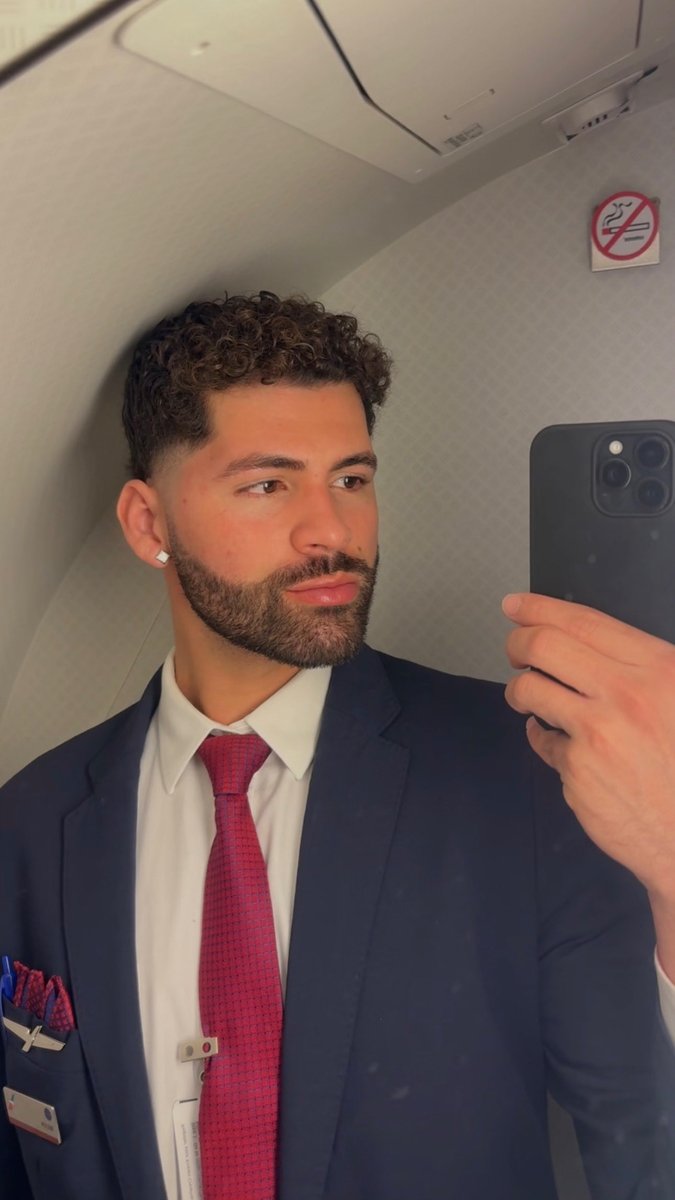 Soltero, poco manoseado y queriendo un esposo😔