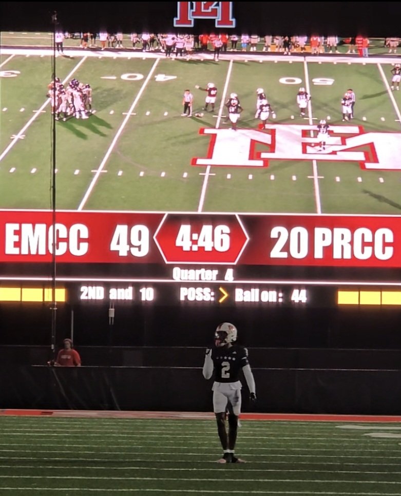 ricej32's tweet image. @jathan_hatch lives on an island. So Beware! ☠️