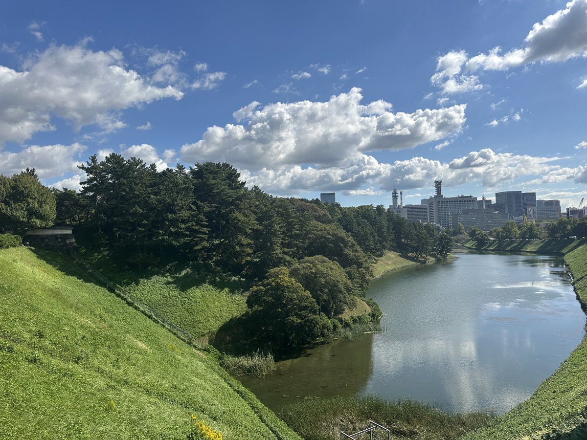 皇居周りをウォーキング中！
景色が気持ちいいね！