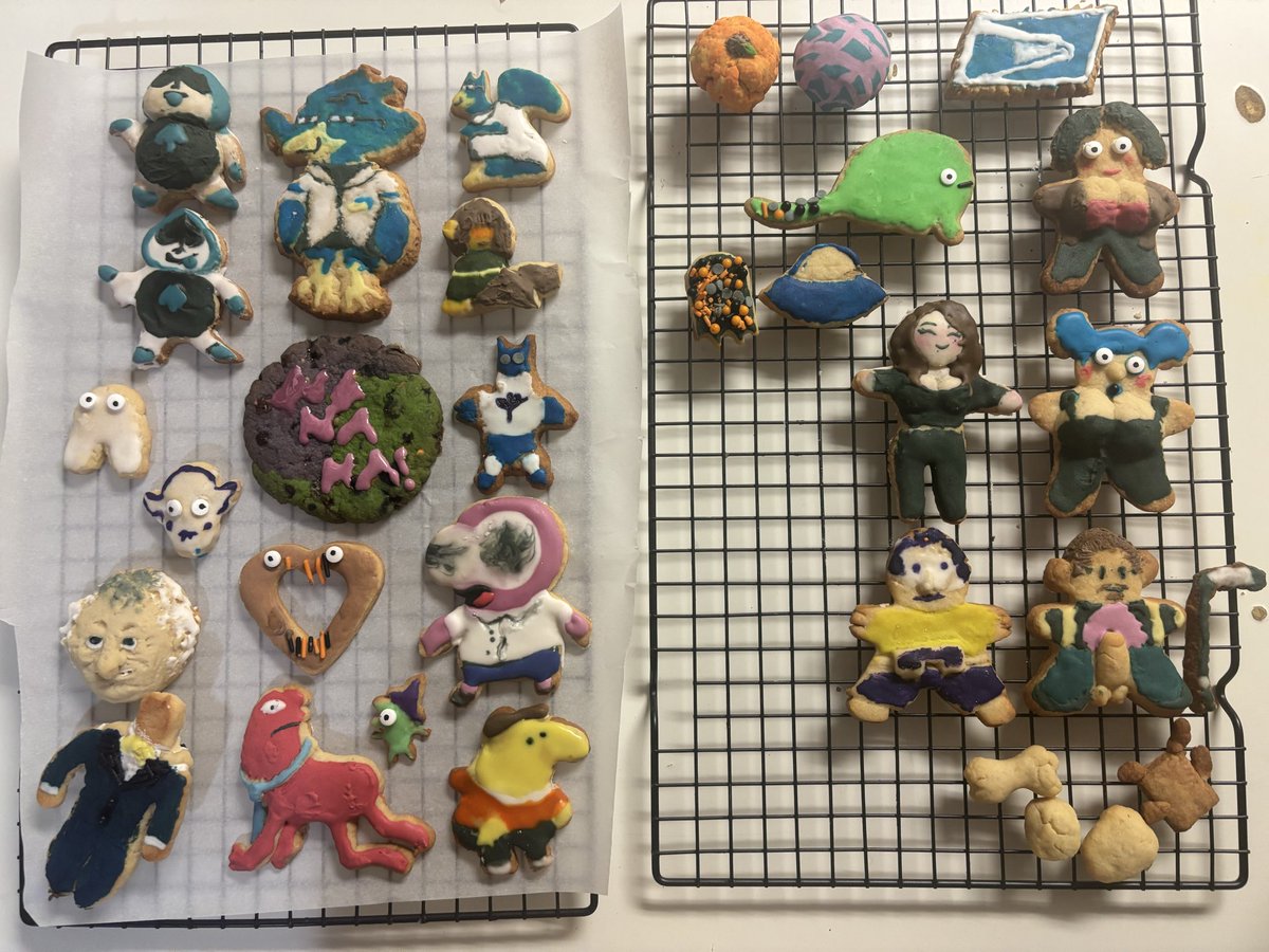 OrganBean's tweet image. another year another tag yourself as our halloween cookies 🙂‍↕️ ft the smiling friends