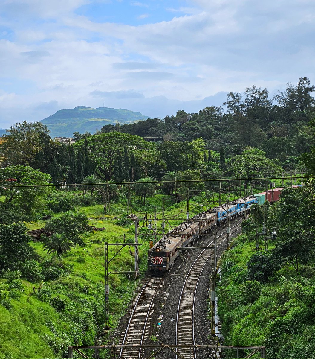 Container freight powered by Penta WAG7 starts from Khandala on a bright day. Above Tunnel 51, Bhor Ghat. 
PC by <a href="/Pranit_Roxx/">Pranit Gawand</a>