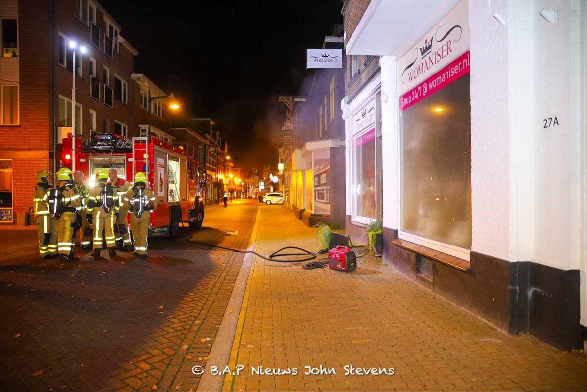 Spoedmelding brandweer inzet bij brand winkel