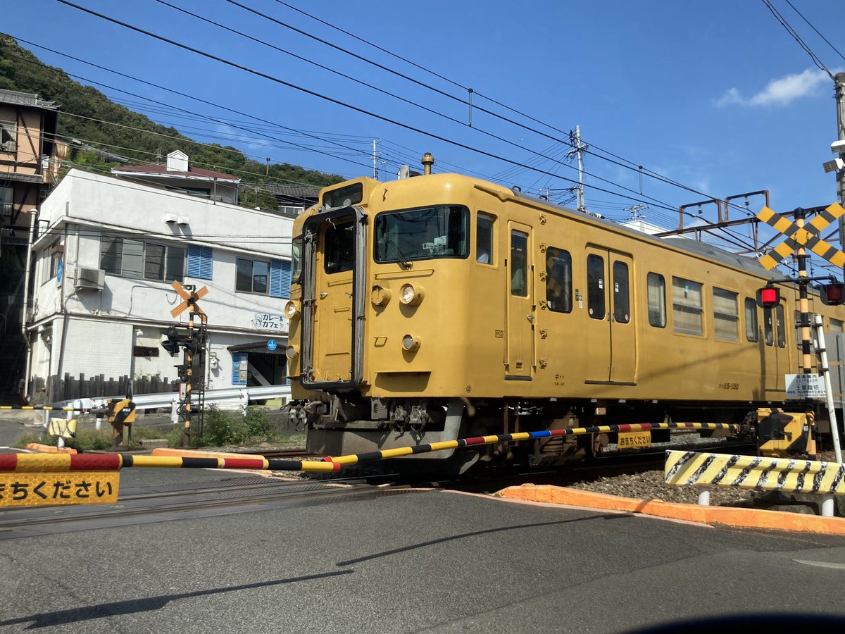 本日もオープンしました
13:00-18:00.

デシベル号、
サンバーちゃんもなんとか復活
大切に乗らんとあかんです

今日ものんびりと営業です