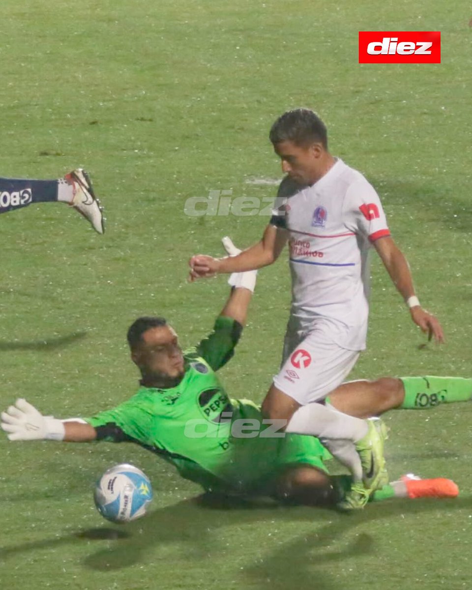 Empatamos 2 a 2.

Nos pitan un penal inexistente.
No nos pitan un claro penal.

Y nos empatan al minuto 97 cuando solo habían dado 6 extras.