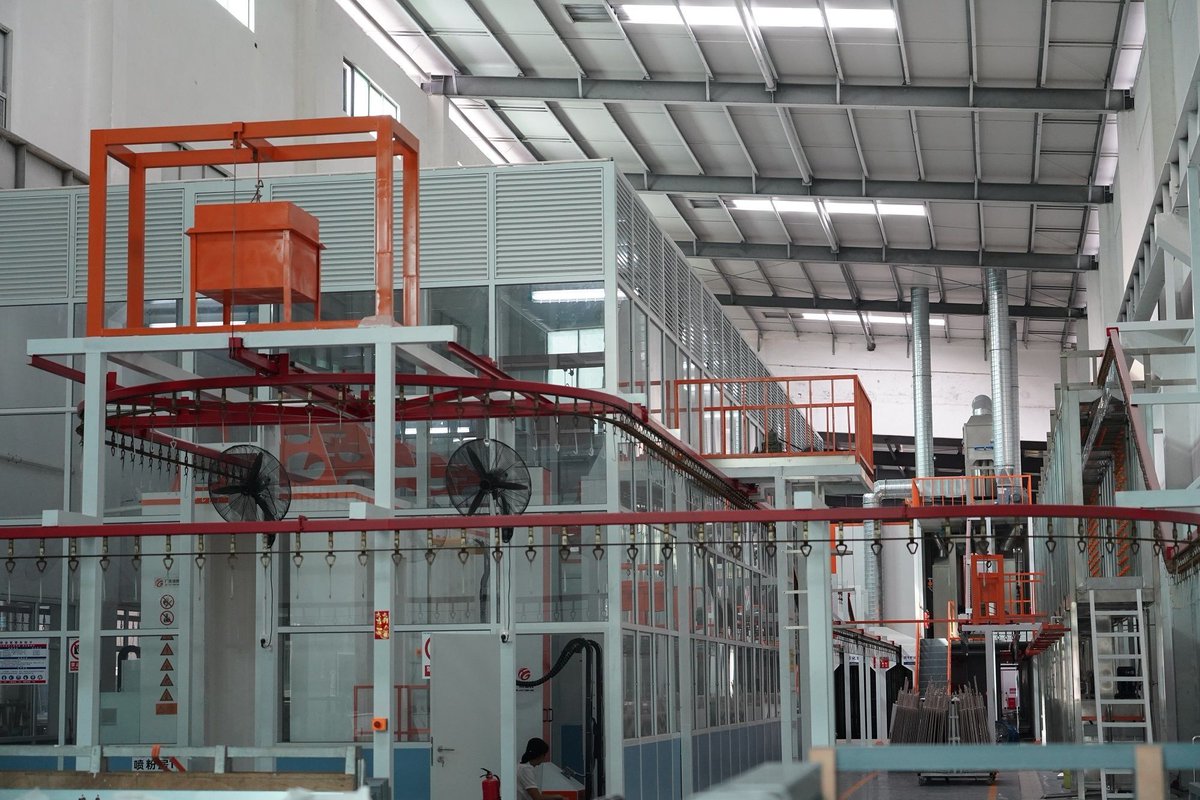 yizhongalu's tweet image. With a 30,000+ m² facility, over 300 skilled employees, and state-of-the-art CNC machining equipment, Yizhong leads the industry in quality and innovation.

#YizhongDoors #CleanroomSolutions #MedicalDoors #AluminumProfiles #HealthcareInnovation #IndustrialExcellence #BioPharma