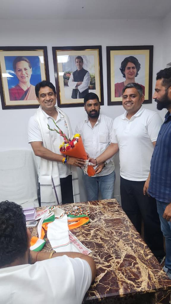 kataria_nishit's tweet image. मेरे भाई बहुत ही  मेहनती संघर्षील जुझारू प्रदेश मीडिया चेयरमैन @IncPardeepYadav  जी को जन्मदिन की हार्दिक शुभकामनाएं। ईश्वर से यही कामना करता हूं कि आपकी लंबी आयु हो और आप स्वस्थ रहें।