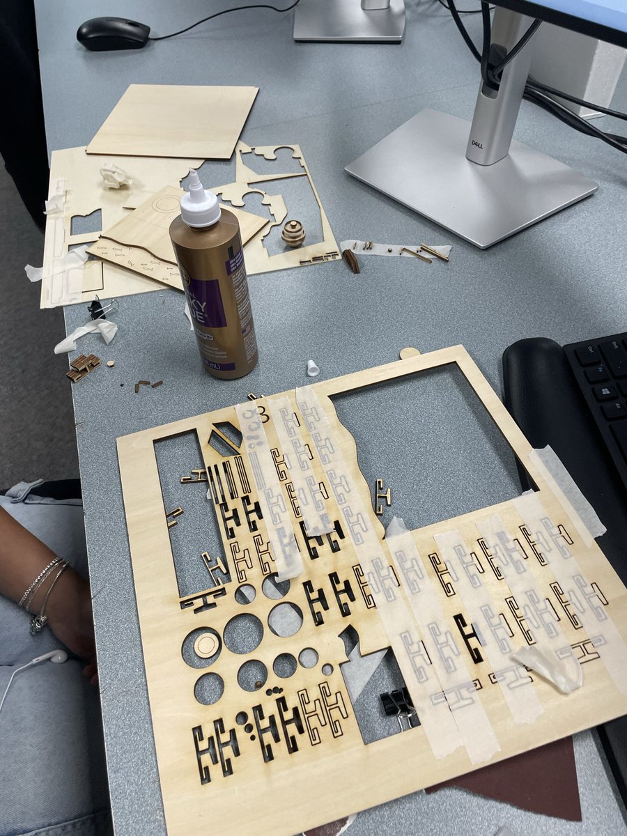 BlinnArch's tweet image. Our ARCH 1303 students are bringing their plan, section, and elevation models to life — one laser-cut piece at a time! 🔥 Can’t wait to see how these turn out. Stay tuned for the finished models! 👀✨

#ArchitectureStudents #DesignStudio #ArchitectureLife #LaserCutModels