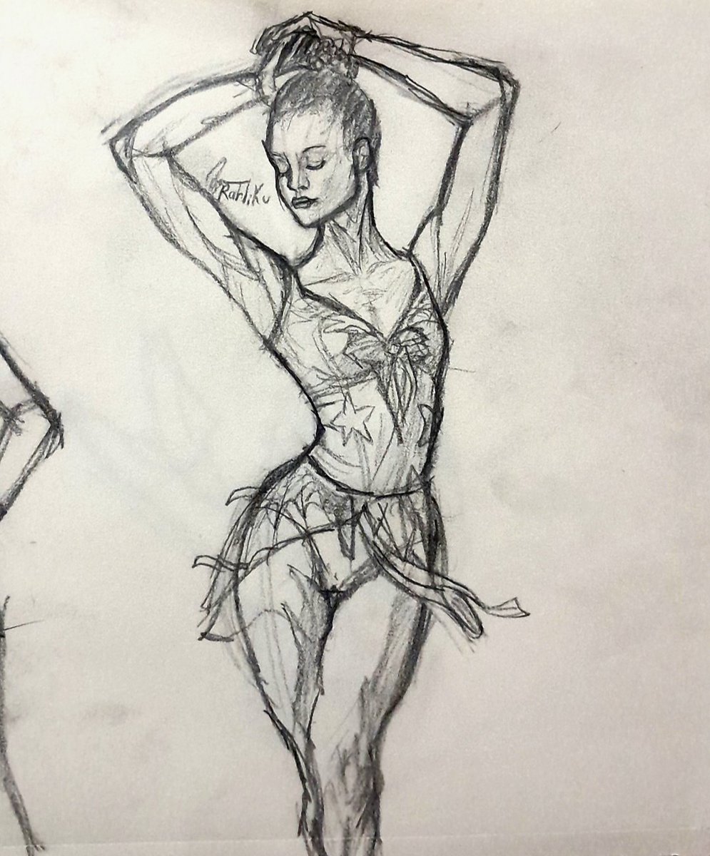 LirahkuMJ8's tweet image. Algunos intentos de mejorar en la anatomía usando referencias de pinterest #Myart #Traditionalart #anatomy #drawings #sketches