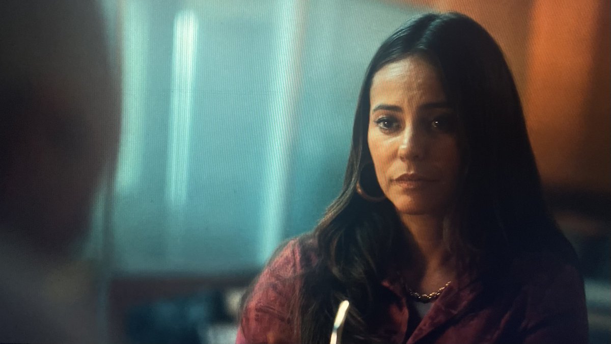 flowerdagioanto's tweet image. completamente apaixonada pela Ofélia, juro que mulher! Paolla entregou tudo, artista.
 #RaboDePeixe