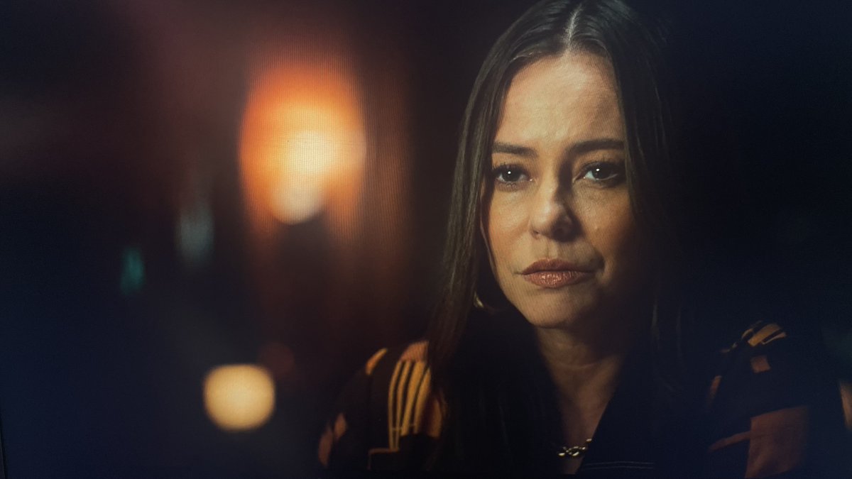 flowerdagioanto's tweet image. completamente apaixonada pela Ofélia, juro que mulher! Paolla entregou tudo, artista.
 #RaboDePeixe