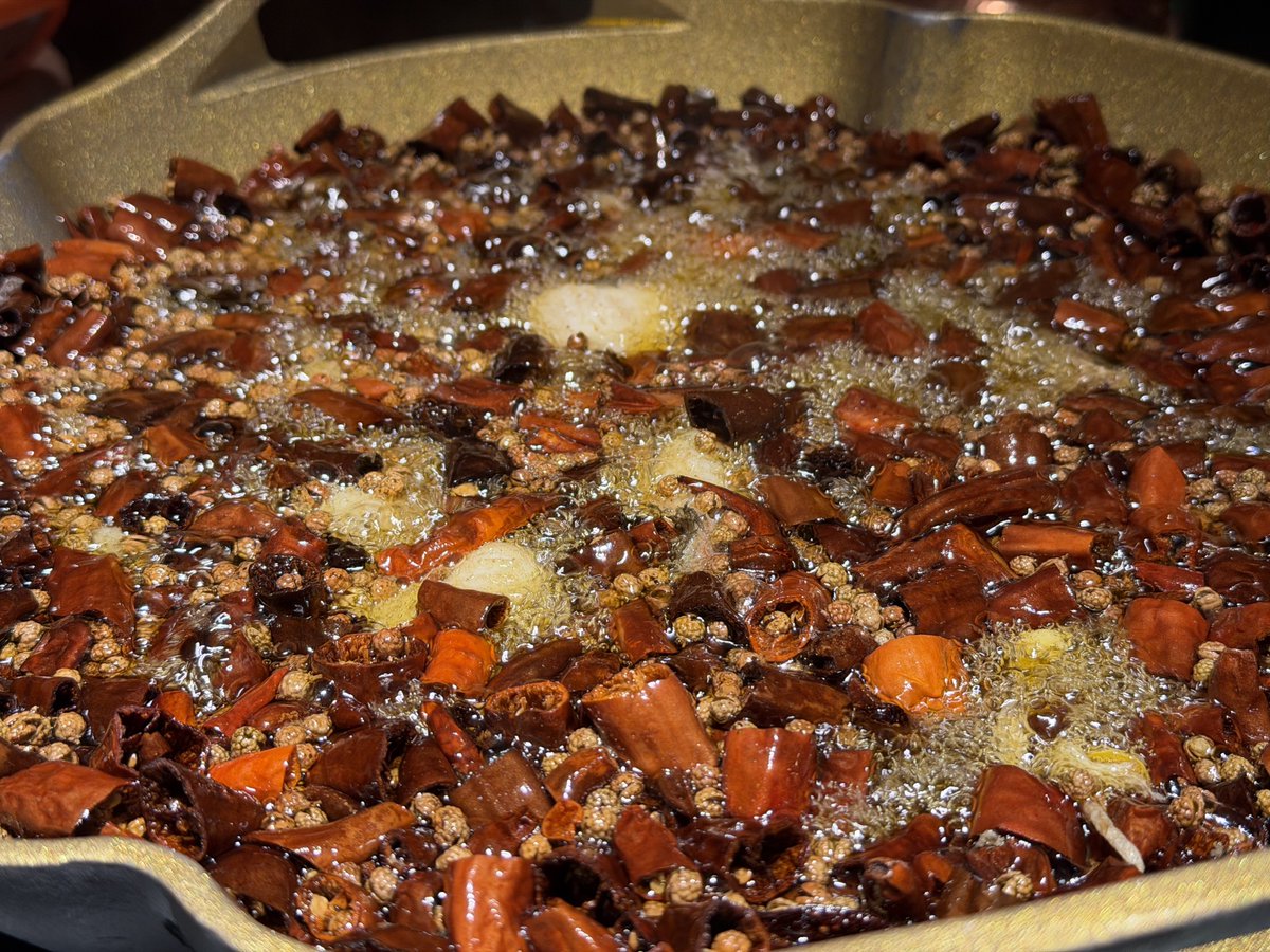 ワイタト tweet media