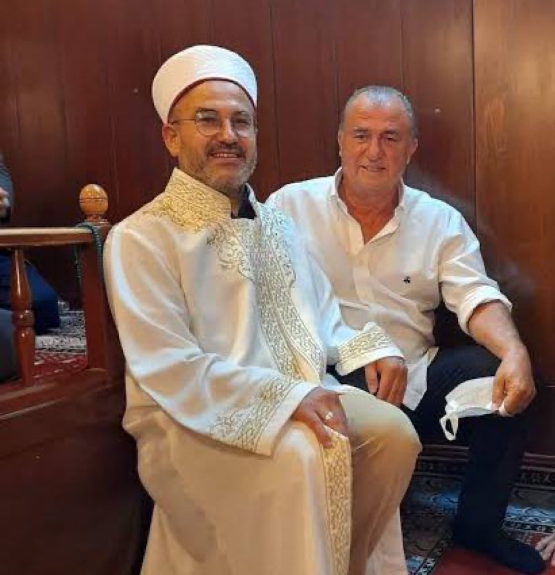 Yalnız olduk ama yanlış olmadık.
Hayırlı cumalar